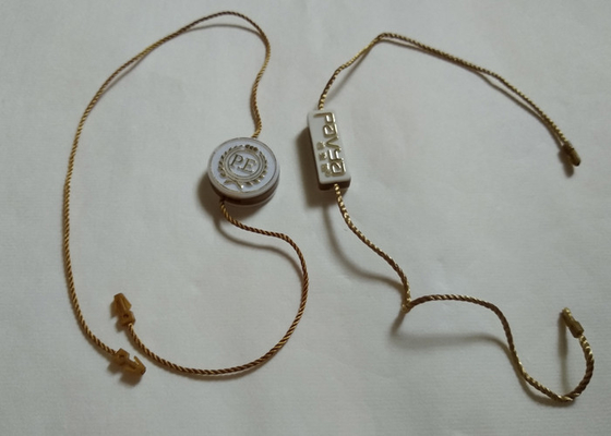 comprare Etichette di plastica su ordinazione di Hang Tags Brand Name Swing per la doppia corda dell'estremità dei vestiti online manufacture