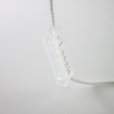 Un buon prezzo. L'auto di plastica trasparente ecologico che chiude la sicurezza a chiave delle etichette etichetta il logo impresso in linea