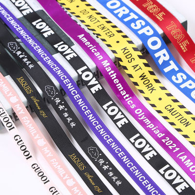 Un buon prezzo. Nastro di satin stampato con logo personalizzato a basso costo in linea