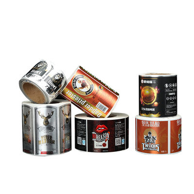 Un buon prezzo. Etichette stampate su misura per bottiglie di vino in linea