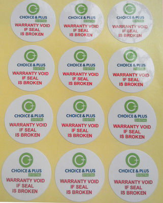 Un buon prezzo. Adesivi per etichette rotonde su misura in linea