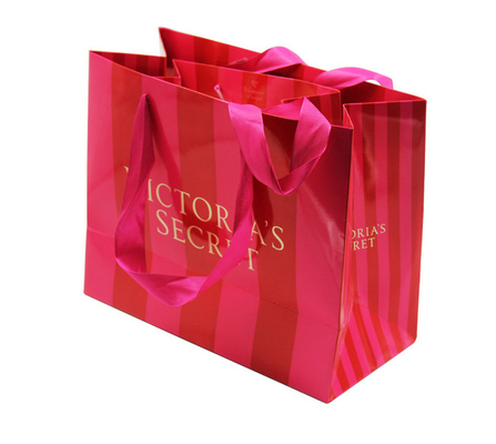 Un buon prezzo. Borse su ordinazione del regalo della carta del boutique che imballano con la stagnola di oro che timbra Logo Suppliers in linea