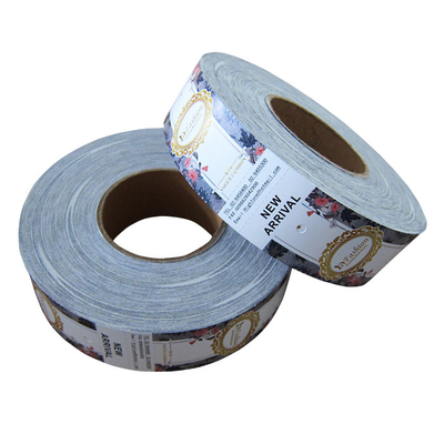 Un buon prezzo. Hangtags di carta riciclati dell'indumento su ordinazione del rotolo con il produttore di stampa del materiale illustrativo in linea