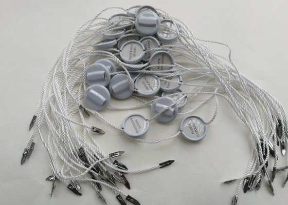 Un buon prezzo. Etichette su ordinazione della guarnizione del metallo dell'alluminio dell'abbigliamento con l'epossiresina a cupola di goccia di plastica in linea