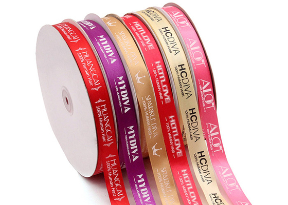Un buon prezzo. Multicolore materiale del poliestere del nastro stampato abitudine 100% del raso per il regalo d'imballaggio in linea